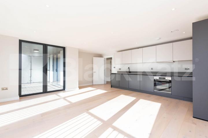 Stunny 2 bed 2 bath located within a new build with a large terrace Tottenham Lane, Crouch End
